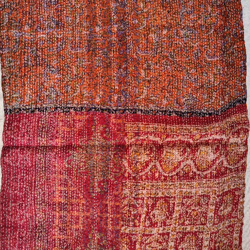 KANTHA-Schal mit Vintage-Seidenmischgewebe und BATIK-Handstickerei – ORANGE