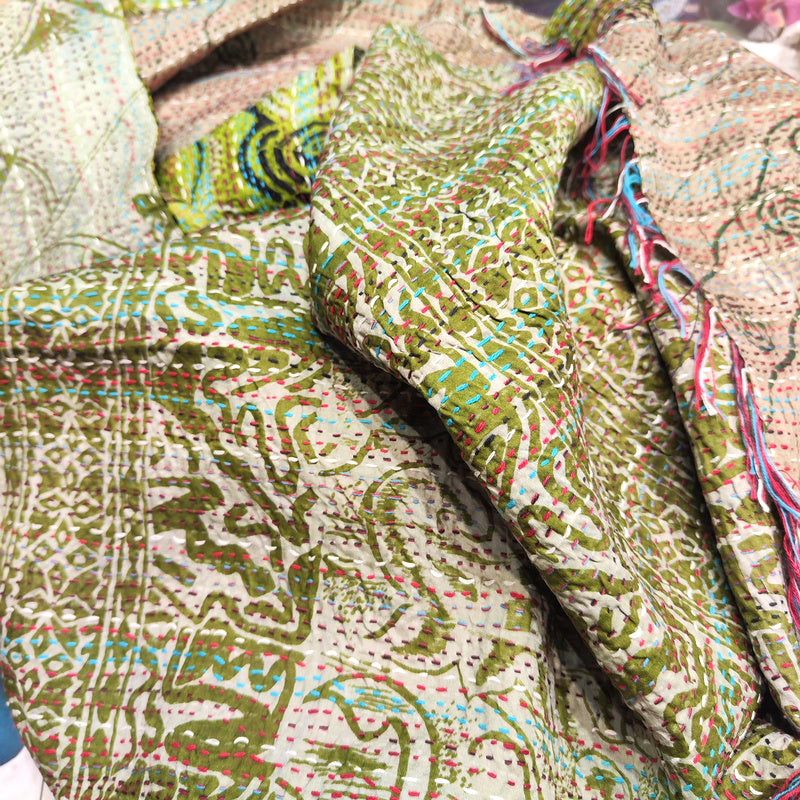 STOLA da donna KANTHA con tessuti vintage misto seta ricamo a mano - MIRIA