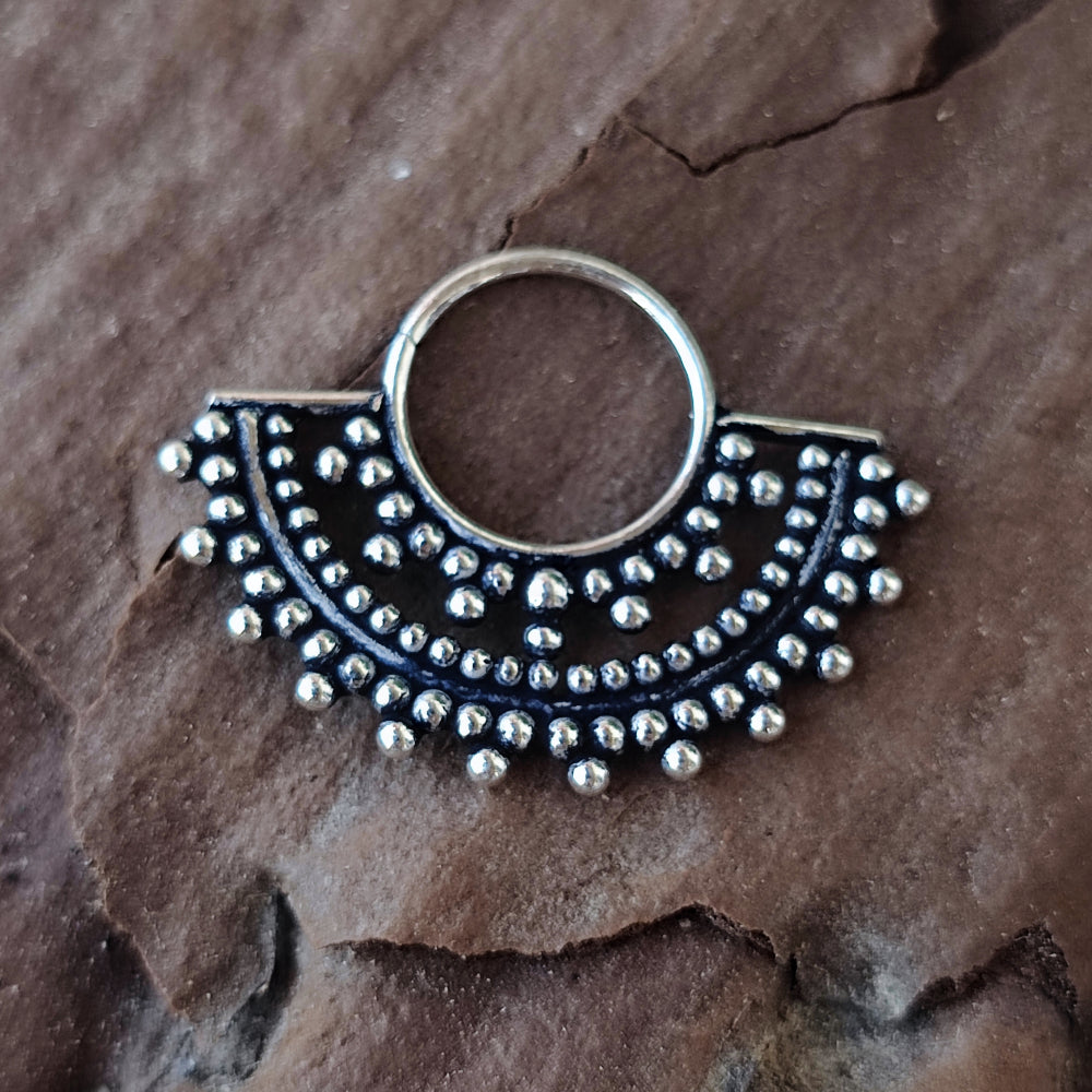 Orecchino SEPTUM in argento 925 brunito - ETNICO