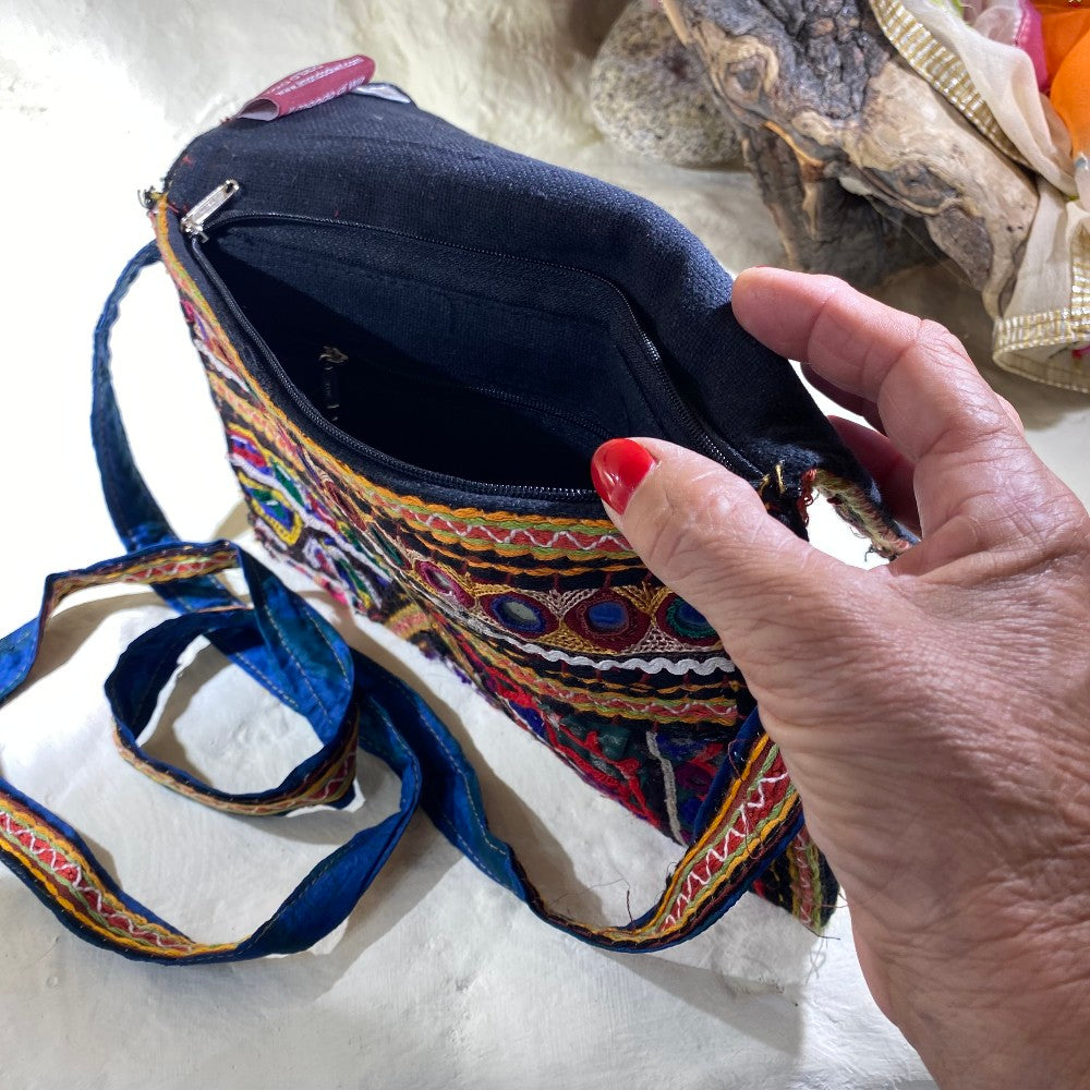 RABARI pochette / tracolla con monete VINTAGE - NANDAN – dettaglio