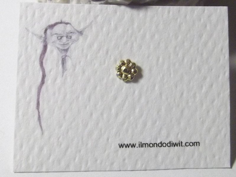 Orecchino da naso in oro 18 fiore 5 mm - MOTUMALA – immagine2