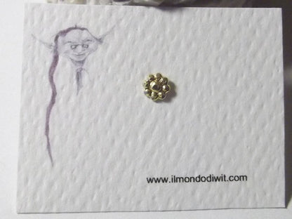 Orecchino da naso in oro 18 fiore 5 mm - MOTUMALA – immagine2