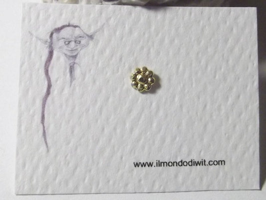 Orecchino da naso in oro 18 fiore 5 mm - MOTUMALA – immagine2