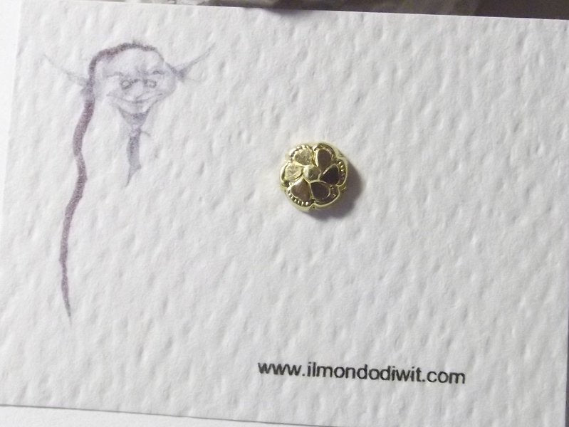 Orecchino da naso in oro 18 fiore 5 mm - ALLUR – immagine2