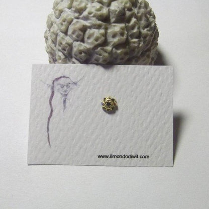 Orecchino da naso in oro 18  fiore 5mm 624