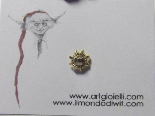 Orecchino da naso in oro 18 carati fiore 5 mm - SHASHPUR – immagine2