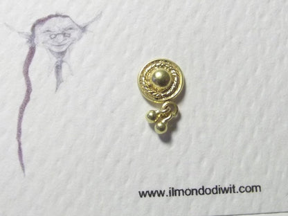 Orecchino da naso in oro 18 carati fiore 5 mm - ARAKU – immagine2