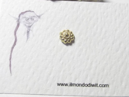 Orecchino da naso in oro 18 carati fiore 5 mm - DHONE – immagine2