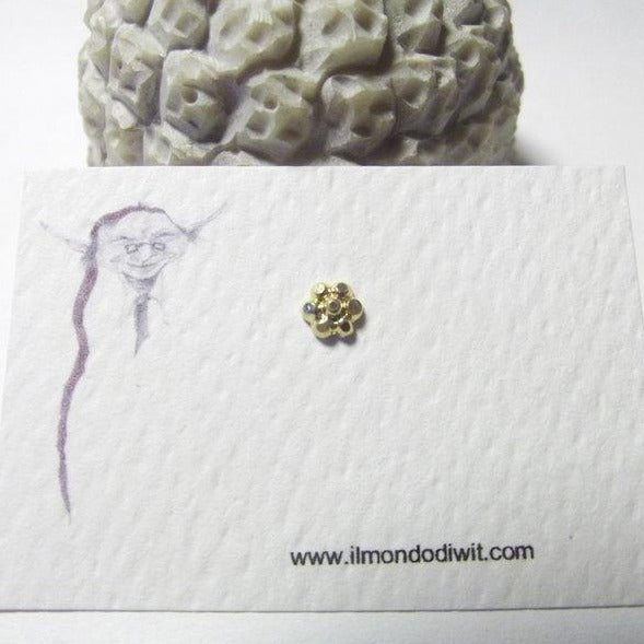 Orecchino da naso in oro 18  fiore 5mm 649