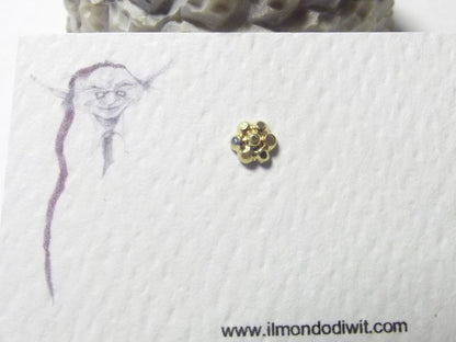 Orecchino da naso in oro 18 carati fiore 5 mm - NELLORE – immagine2