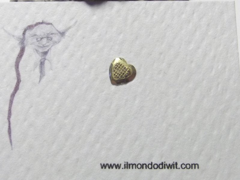 Orecchino da naso in oro 18 carati cuore 5 mm - BOUDH – immagine2