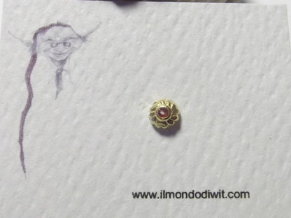 Orecchino da naso in oro 18 carati fiore 5 mm - NAGARNAVA – immagine2