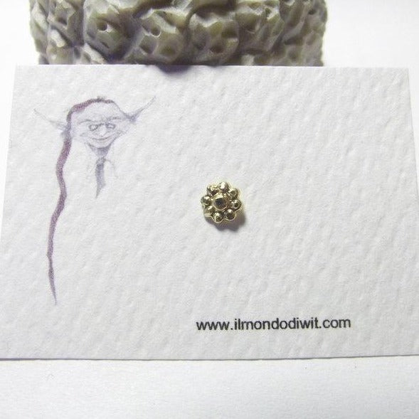 Orecchino da naso in oro 18  fiore 5mm 660