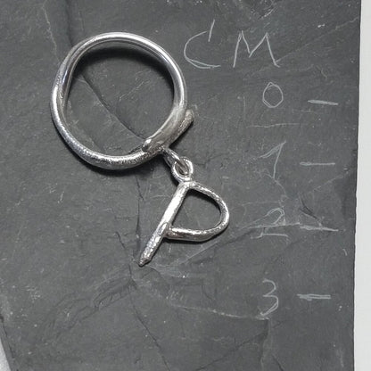 ANELLO PERSONALIZZATO con lettera in argento 925 anello artigianale – P