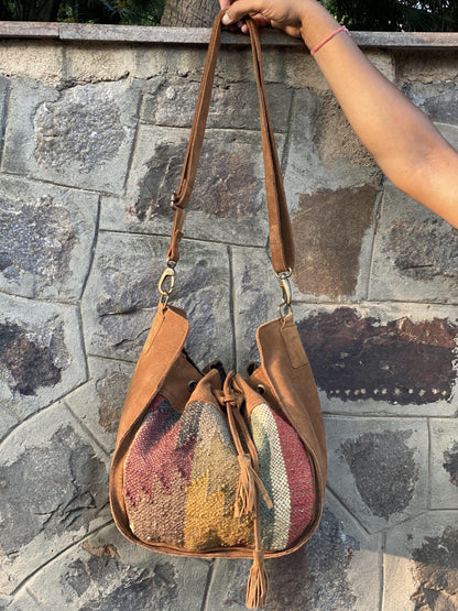 Borsa artigianale realizzato con KILIM e Cuoio – immagine2