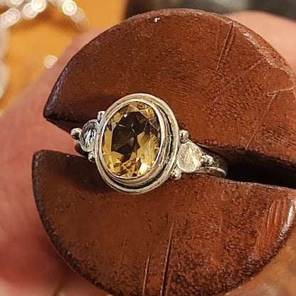 Anello con pietra in argento 925 - KIWARA – quarzo citrino