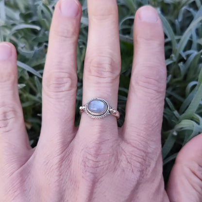 Anello GIRIRAJ in argento 925 con pietra di luna