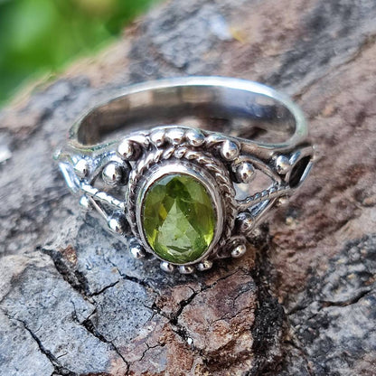 Anello LALITESH in argento 925 con pietra peridoto