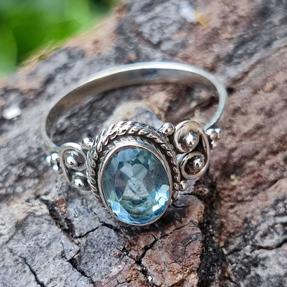 Anello NAWAL argento 925 con pietra ovale topazio azzurro