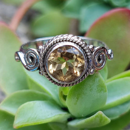 Anello HANIMA in argento 925 con pietra quarzo citrino