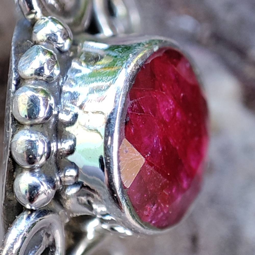 Anello in argento 925 con pietra HEMANG radice di rubino