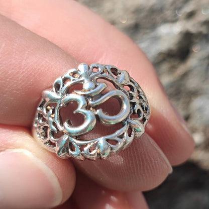 Anello etnico in argento 925 con OM - KOLPURA