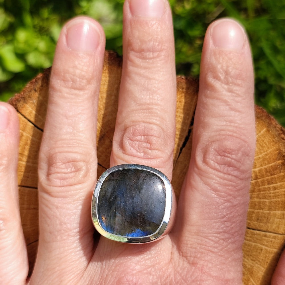 Anello artigianale con pietra in argento 925 - AJA – immagine12