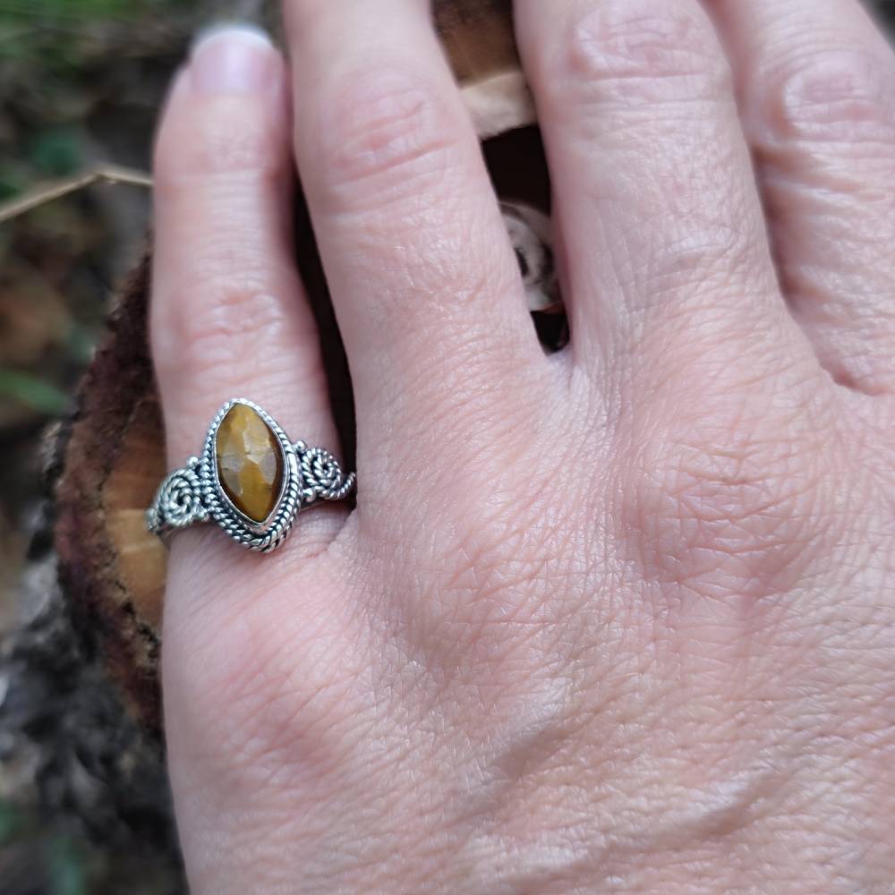 Anello argento 925 con pietra ovale - BASUPALI occhio di tigre