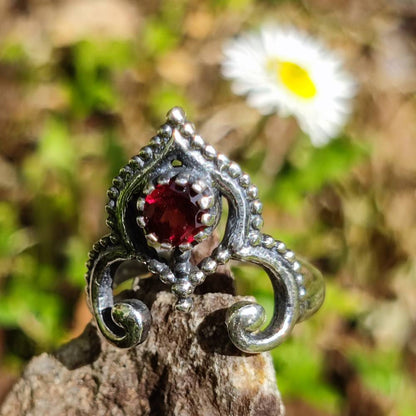 Anello con pietra in argento 925 AMBUJ granato