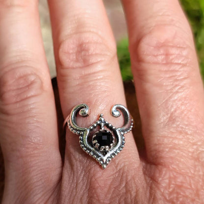 Anello con pietra in argento 925 AMBUJ onice nero