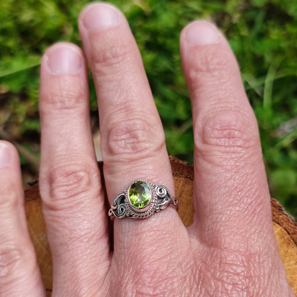 Anello con pietra in argento 925 GEET Peridoto