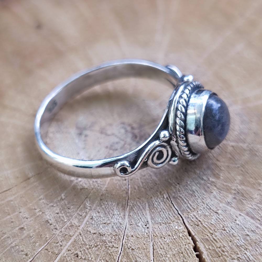 Anello con pietra in argento 925 - DEOGHAR