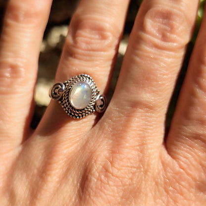 Anello con pietra in argento 925 - KAMBOJ