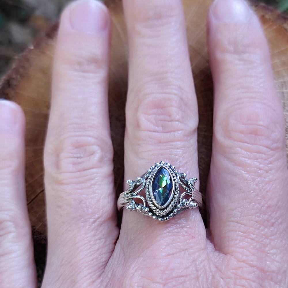 Anello con pietra in argento 925 - HIRAKUD