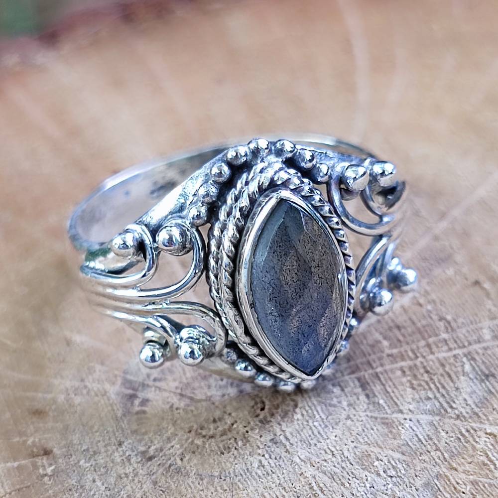Anello con pietra in argento 925 - HIRAKUD