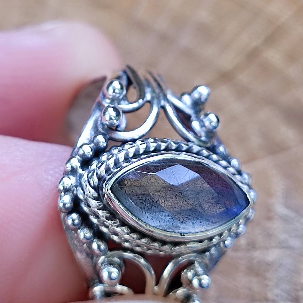 Anello con pietra in argento 925 - HIRAKUD