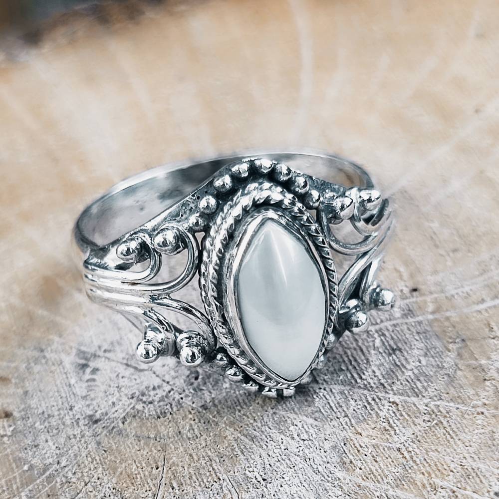 Anello con pietra in argento 925 - HIRAKUD