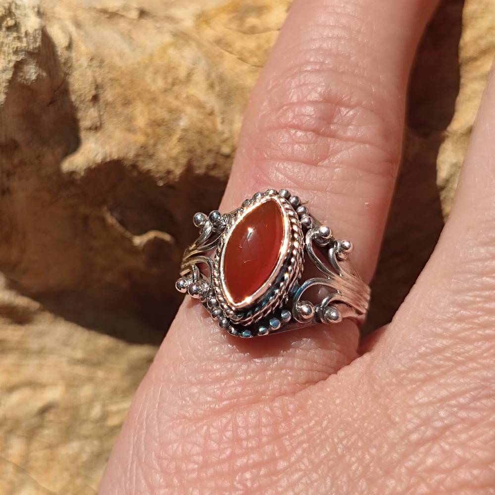 Anello con pietra in argento 925 - HIRAKUD