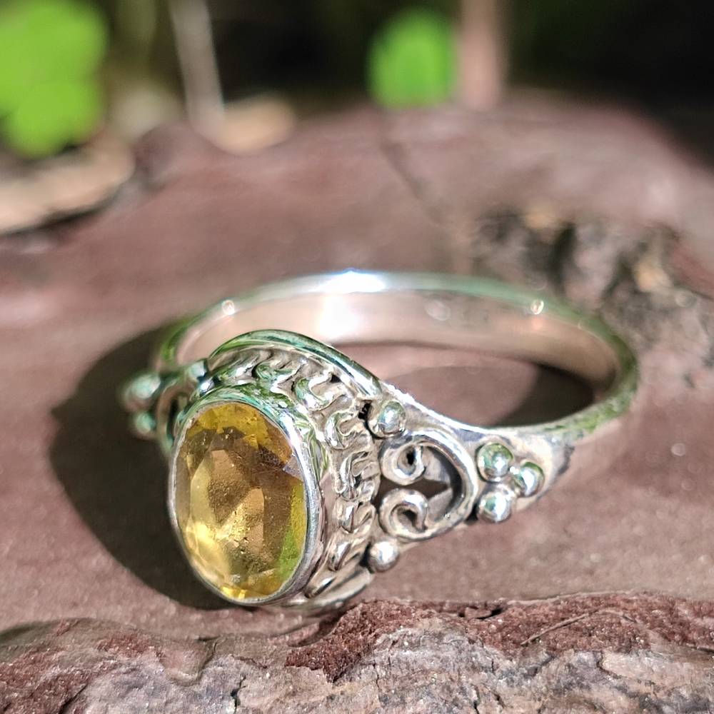 Anello con pietra in argento 925 - NIWARI