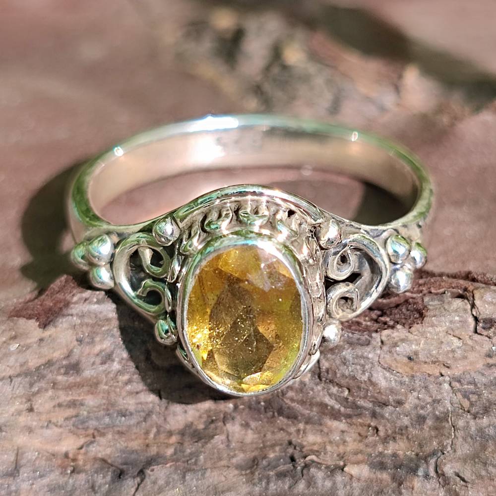 Anello con pietra in argento 925 - NIWARI