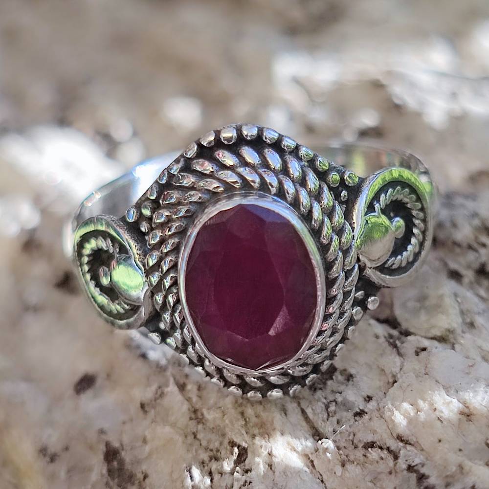 Anello con pietra in argento 925 - KAMBOJ