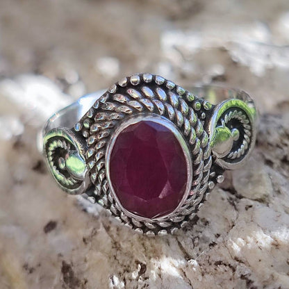Anello con pietra in argento 925 - KAMBOJ
