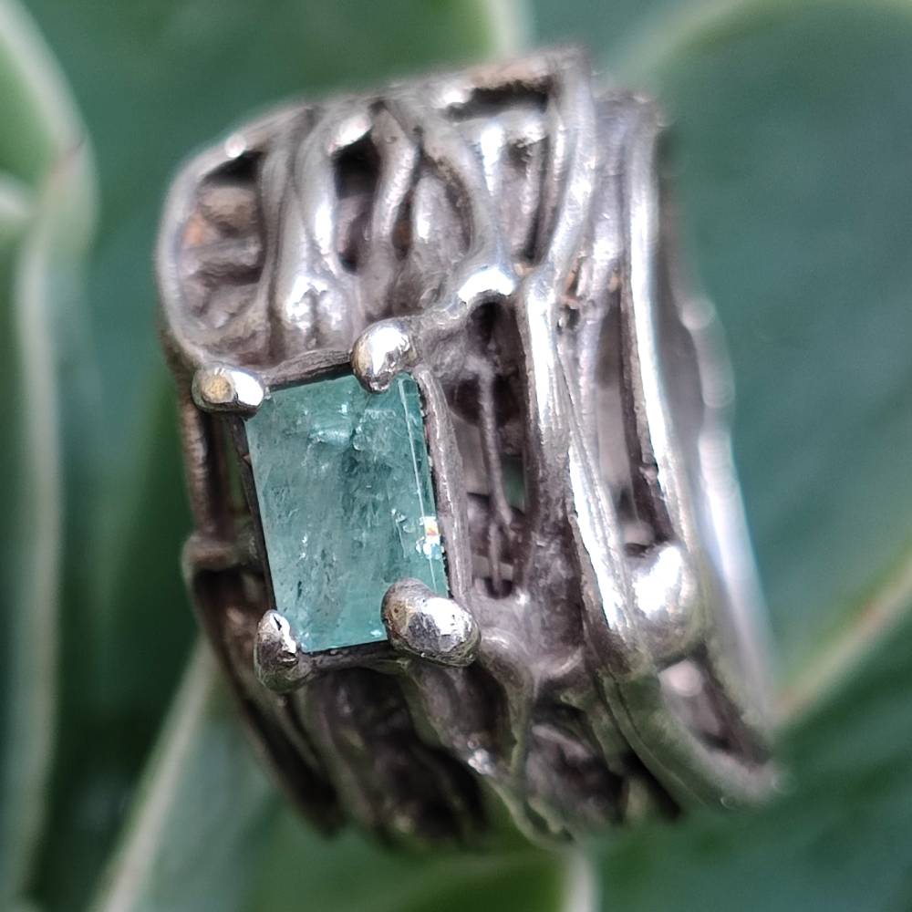 Anello in argento 925 con smeraldo - Pezzo unico