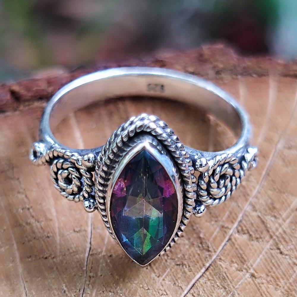 Anello argento 925 con pietra ovale - BASUPALI – topazio mistico