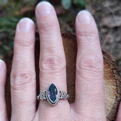 Anello argento 925 con pietra ovale - BASUPALI – topazio mistico