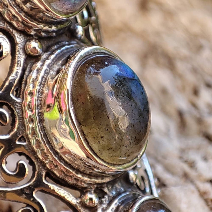Anello artigianale con pietra in argento 925 - MALDA