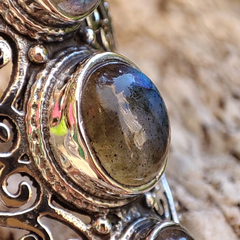 Anello artigianale con pietra in argento 925 - MALDA