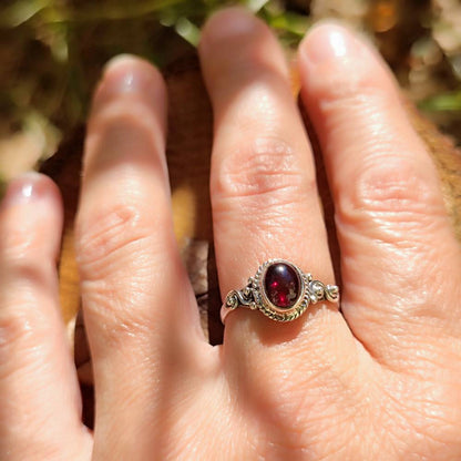 Anello con pietra in argento 925 - BAGRU