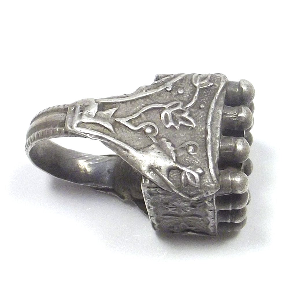 Anello Afghano quadrato antico argento - ETNICO VINTAGE – laterale