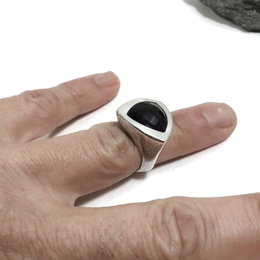 ANELLO artigianale in argento 925 con AMETISTA | Gioielli contemporanei